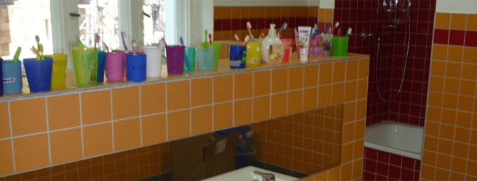 Kindertagesstätte Waschbecken